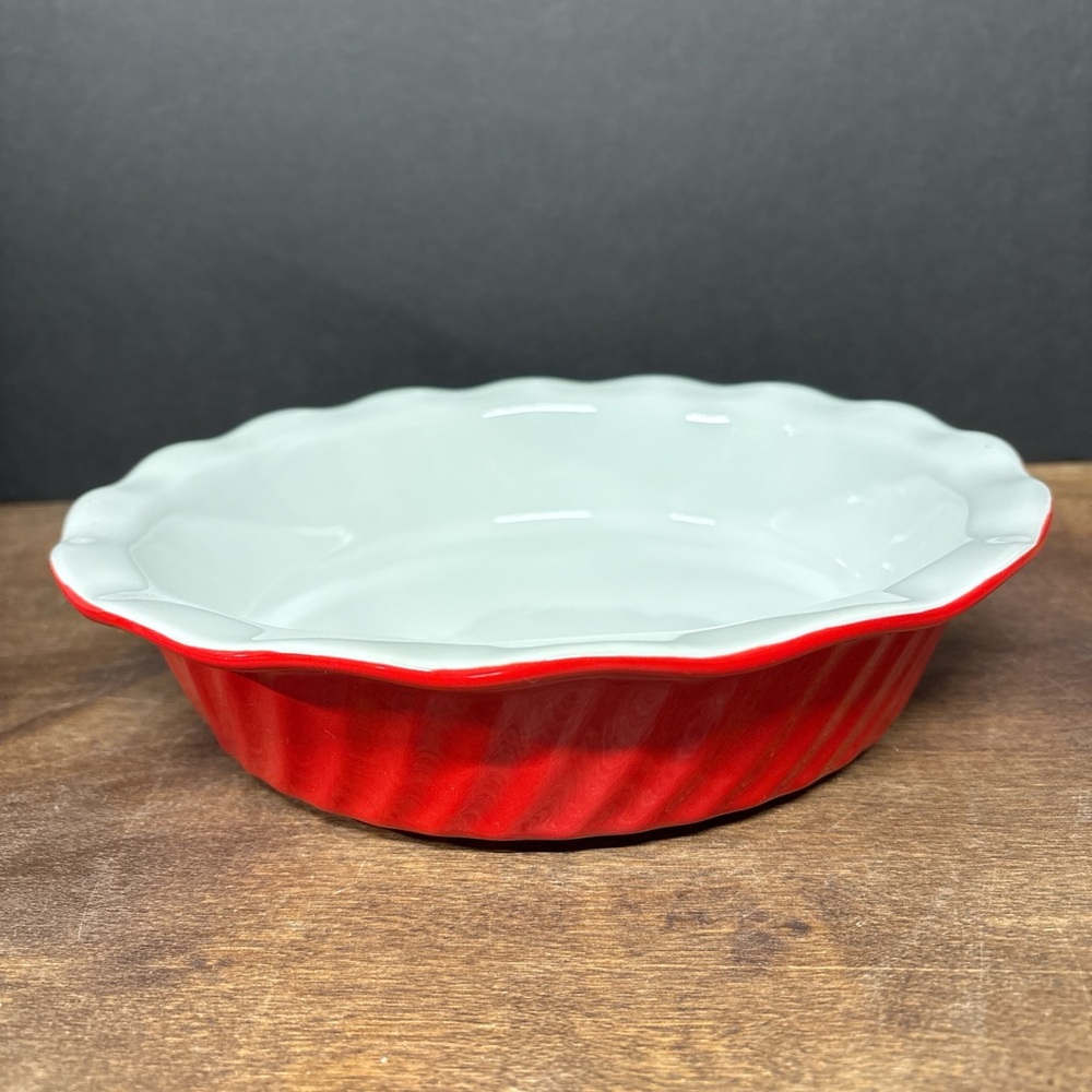 Vibrant Red and White Ceramic Pie Dish